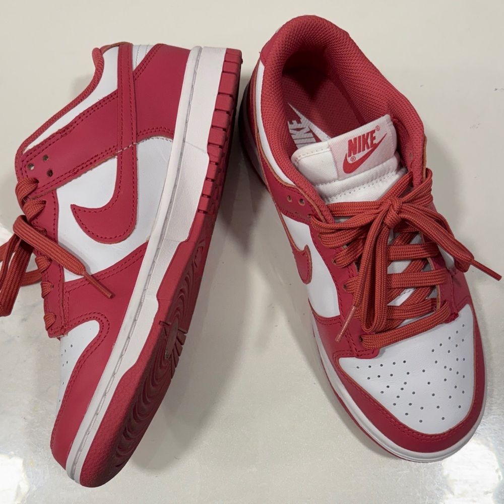 Nike Womens Dunk Low Sneakers in 'Archeo Pink'